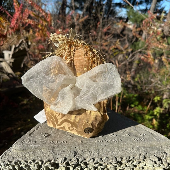 Woof & Poof golden angel with tag - Picture 4 of 8